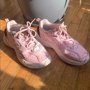 Nike m2k Tekno in baby pink
